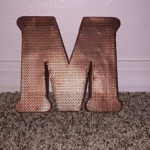 Aesthetic initial sign